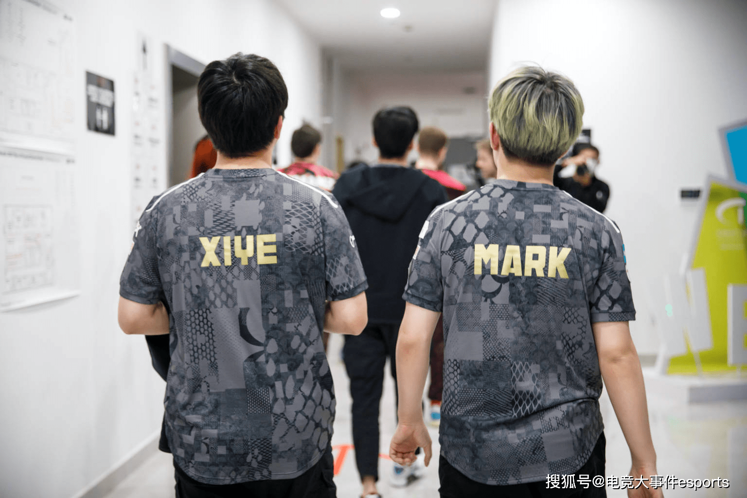 开云体育官网-TSM险胜JDG，Oner完成史诗逆转顶尖较量八强赛，点燃全场激情