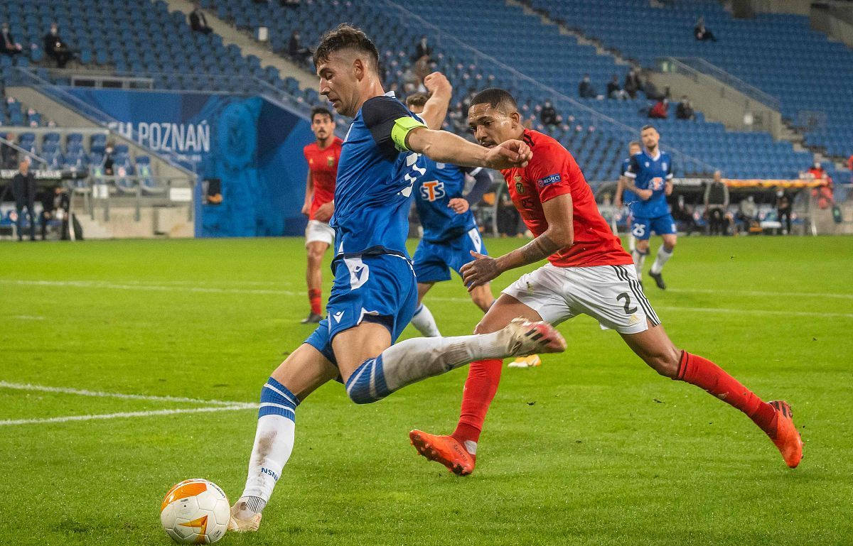 关于AC米兰碾压巴西，迪马利亚状态火热的信息