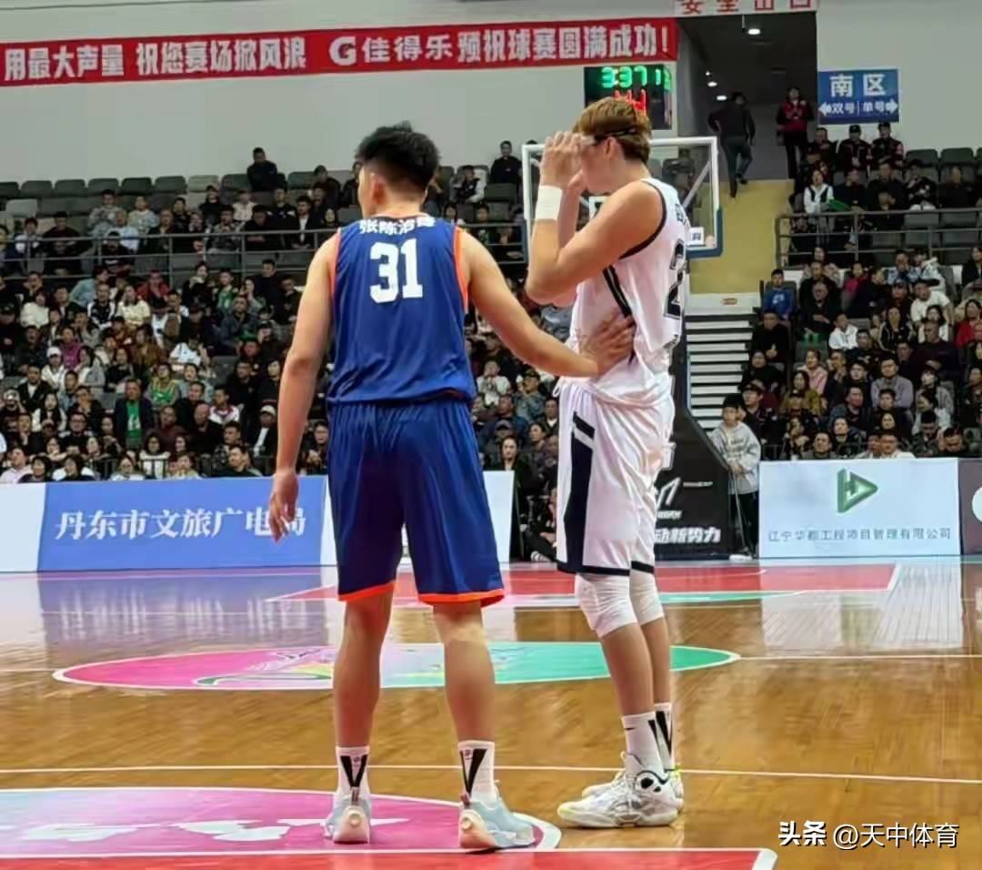 开云体育入口-四川队碾压热火，高诗岩统治全场