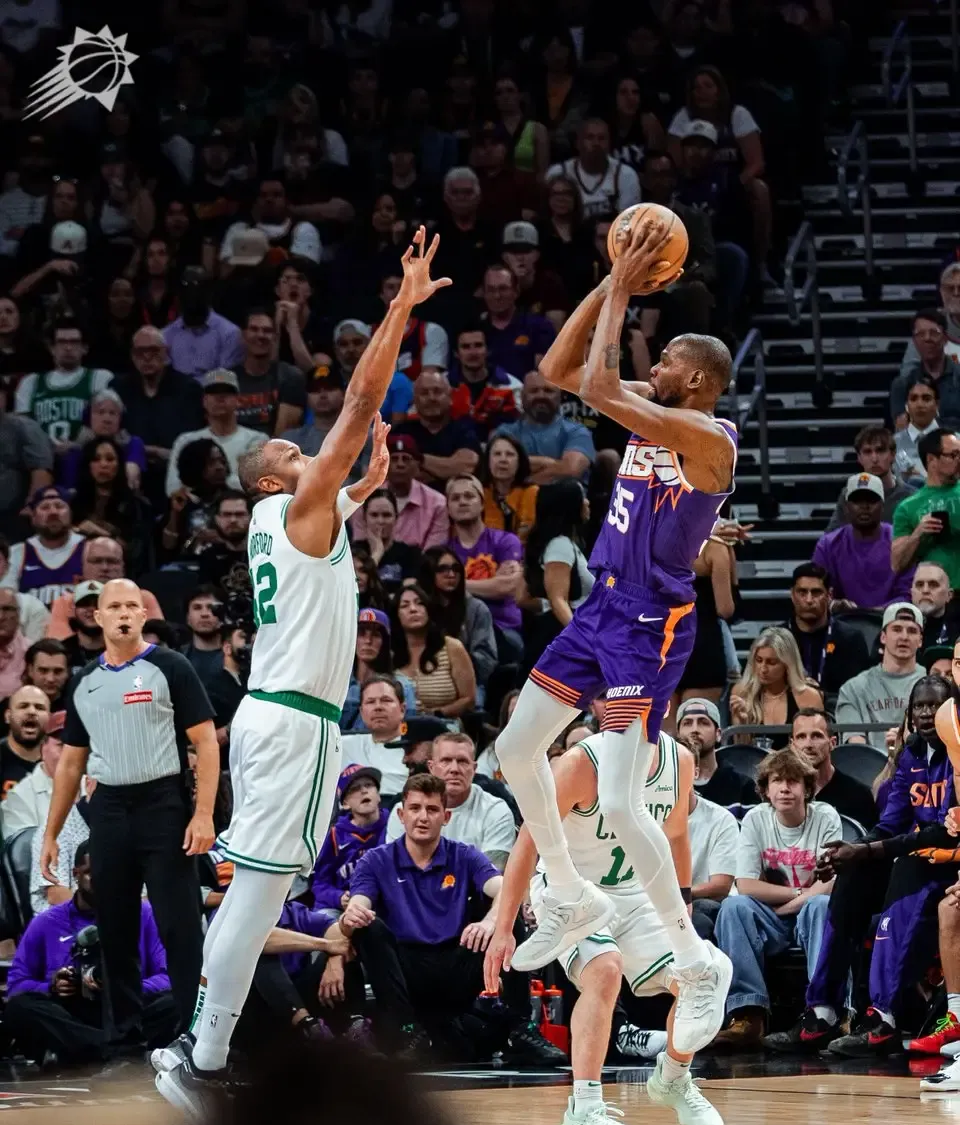 开云体育中国-凯尔特人横扫灰熊，杜兰特状态火热