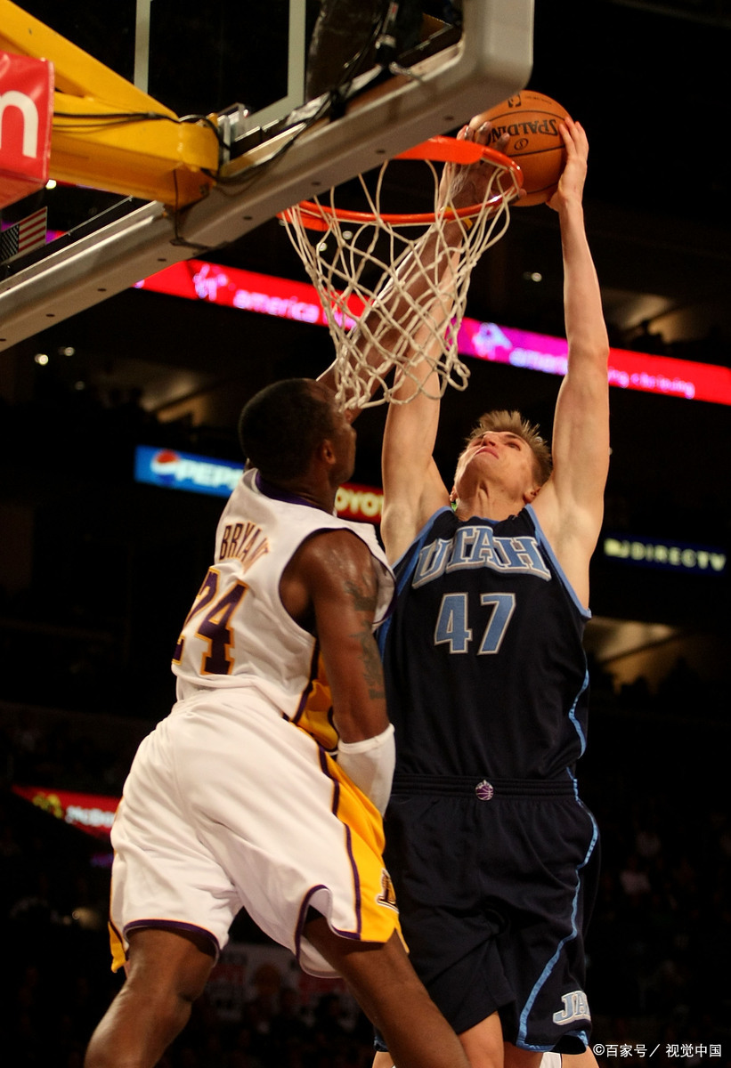 开云体育平台APP-爵士绝杀四川队，布伦森点燃赛场