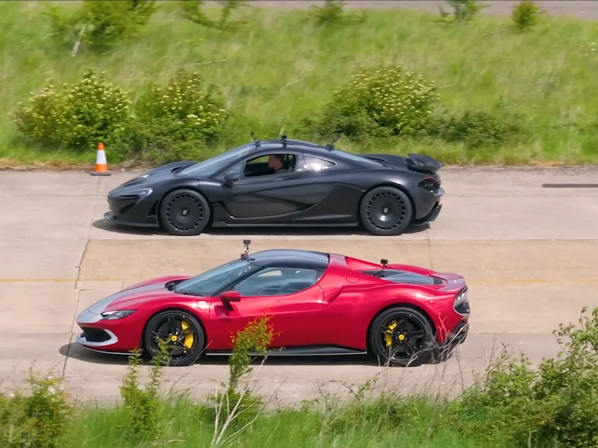 法拉利险胜迈凯伦,塞恩斯带队取胜 法拉利险胜迈凯伦,塞恩斯带队取胜